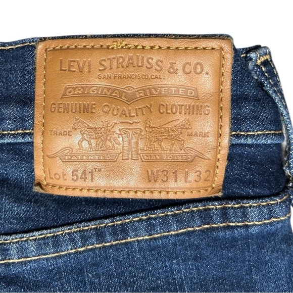 LEVI'S Premium 541 Athletic Fit Taper Jeans Size 31x32 Dark Wash Stretch Big E - Picture 7 of 10